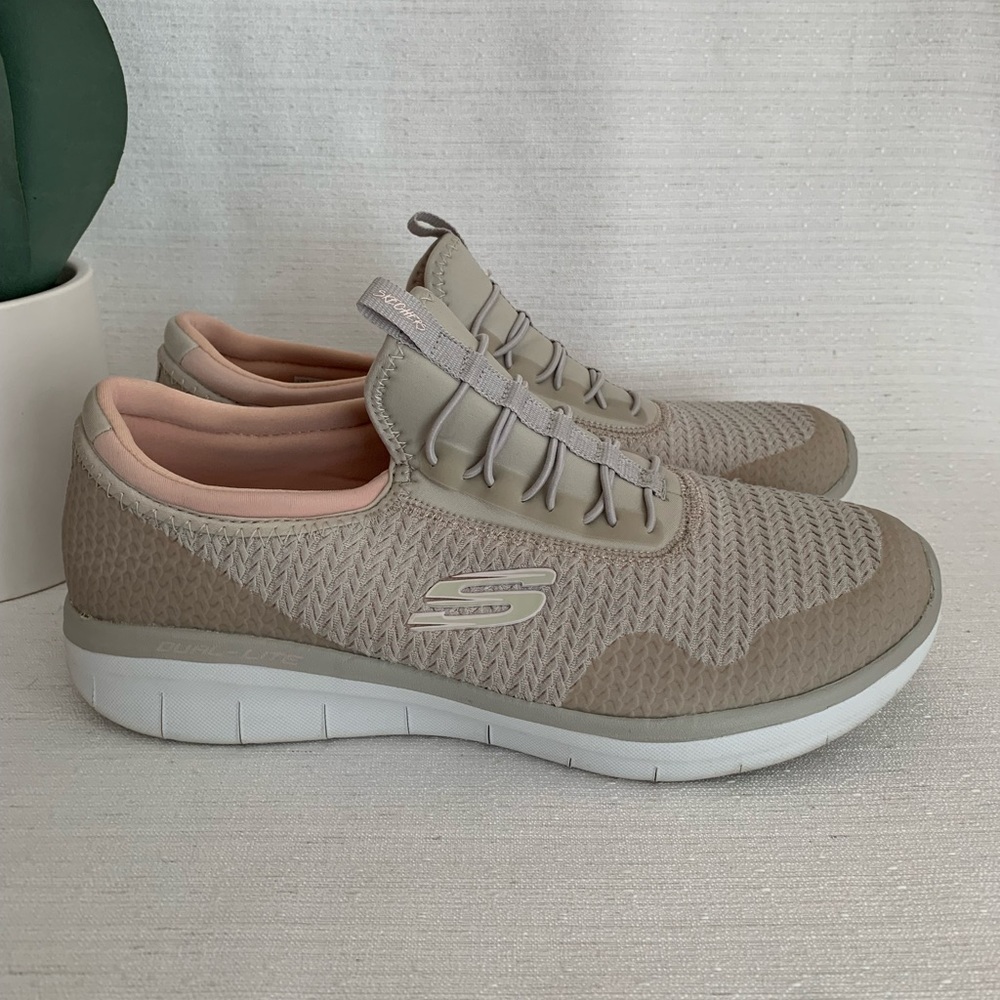 Skechers Air Cooled Memory Foam Dual Lite Beige Slip On Sneakers Woman’s 9